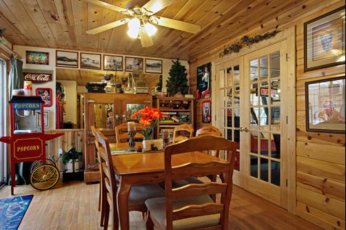 Fireside Lodge Bed and Breakfast - South Lake Tahoe - Olohuone