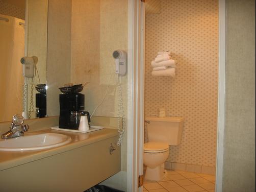 Econo Lodge - Medford - Kylpyhuone