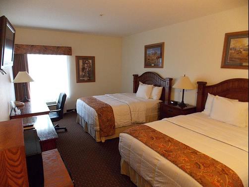 Brookside Inn & Suites - White City - Makuuhuone