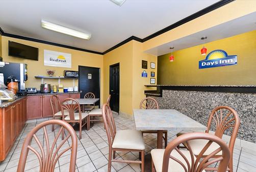 Days Inn Charlotte Northlake - Charlotte - Aula
