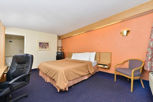 Days Inn Charlotte Northlake - Charlotte - Makuuhuone