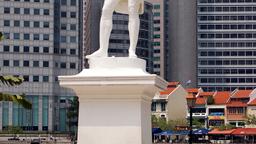 Singapore hotellit lähellä Sir Stamford Raffles Statue