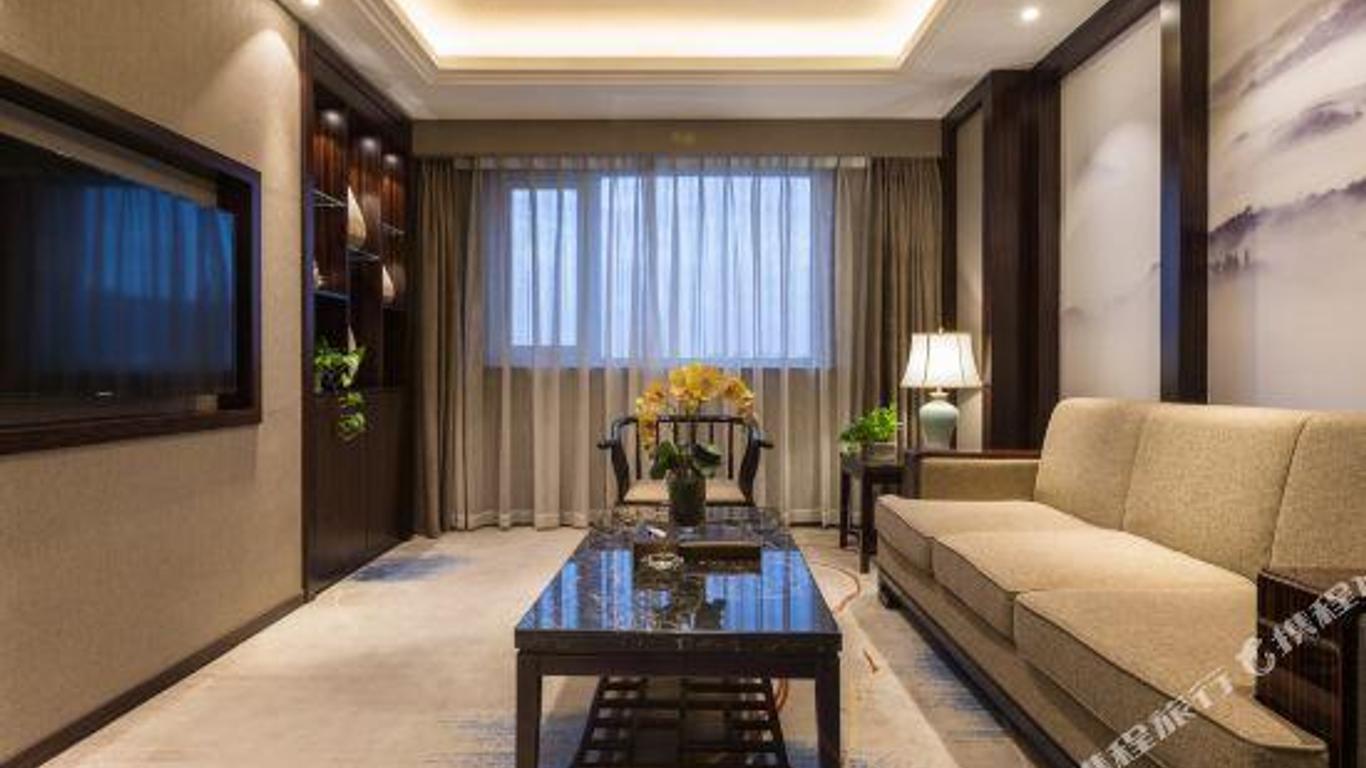 Chunting Hotel