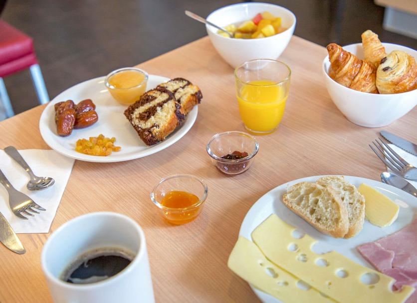 Ruokailuhuone Valokuva