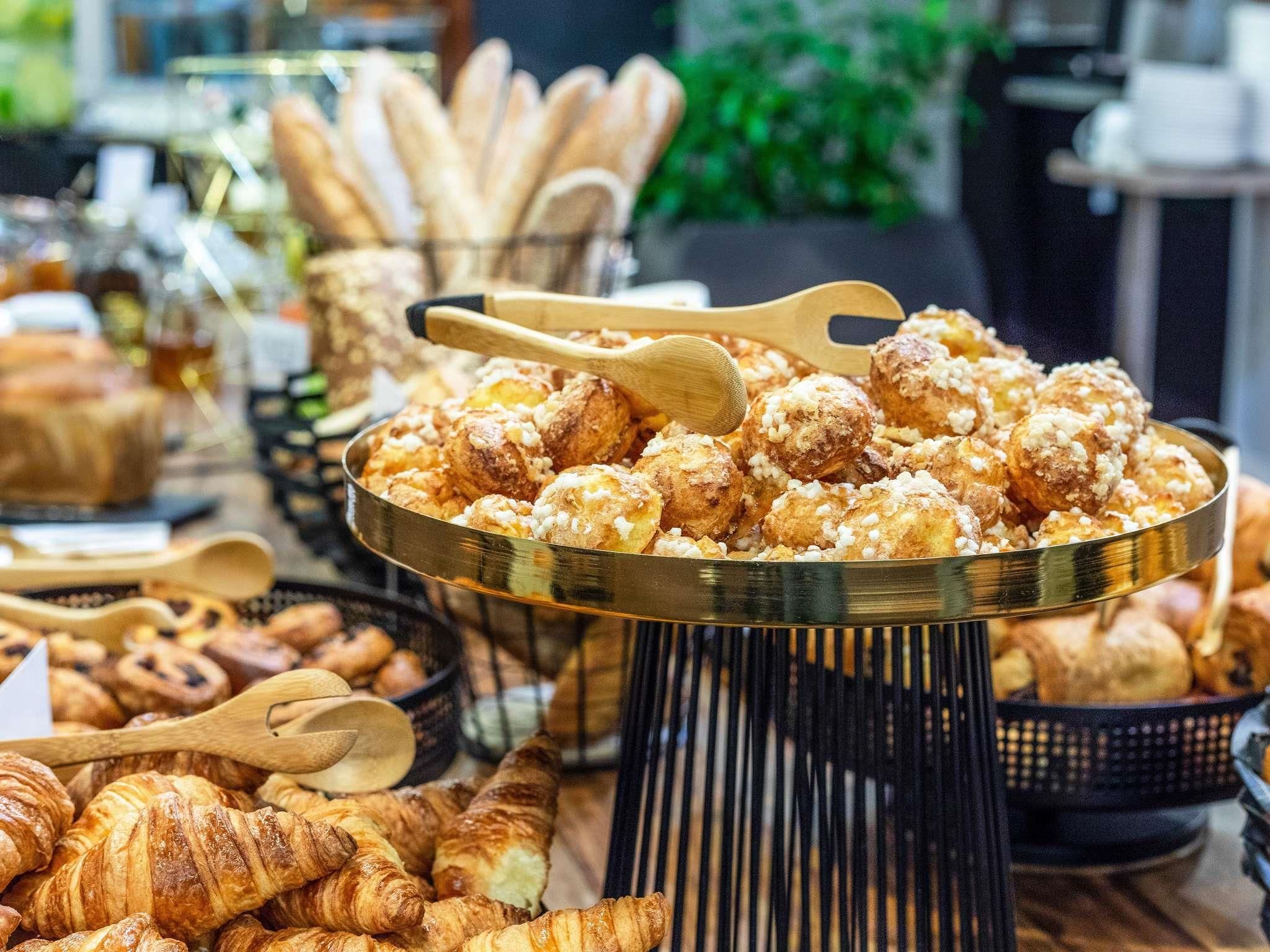 Ruokailuhuone Valokuva