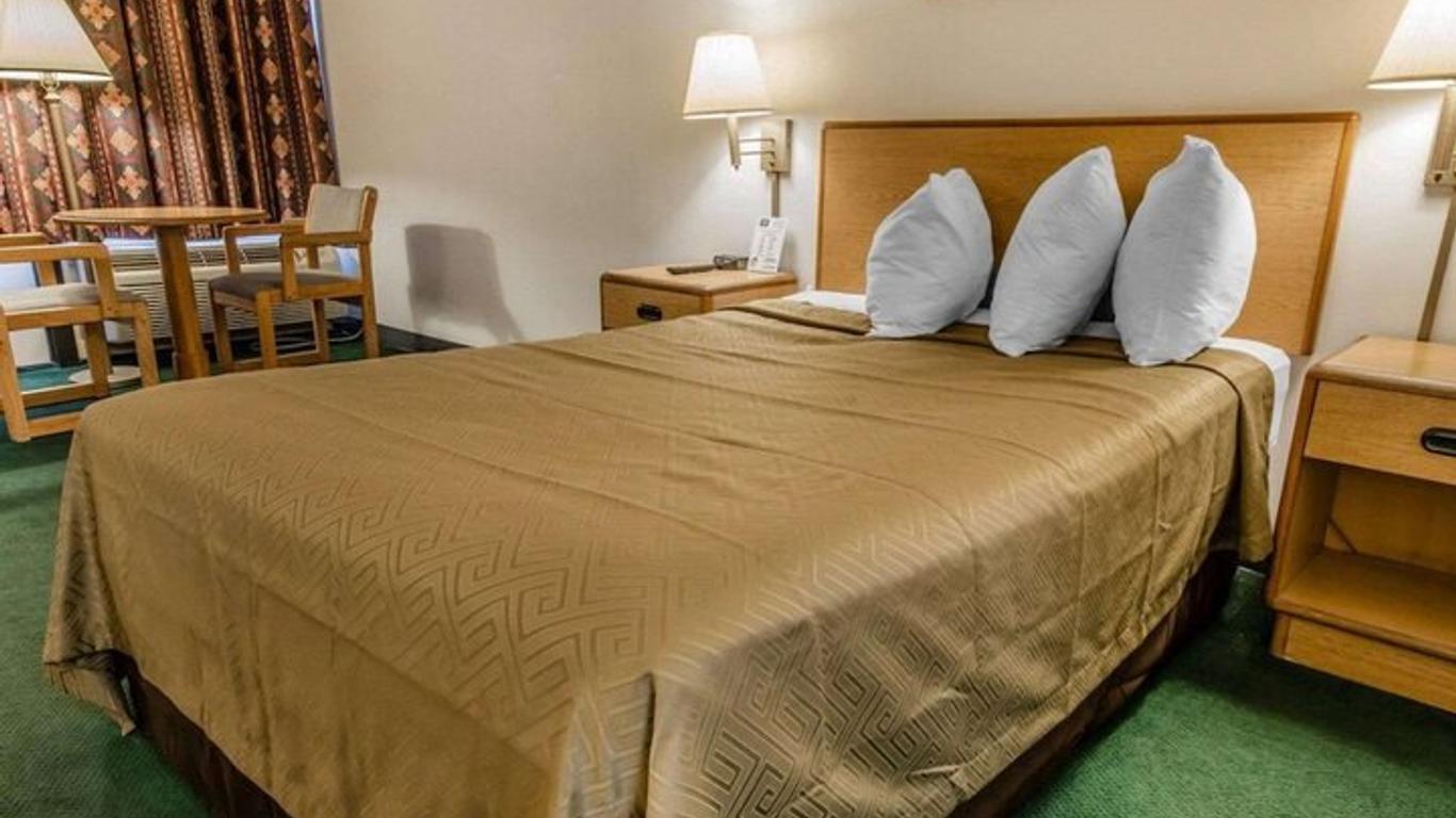Horseshoe Curve Lodge
