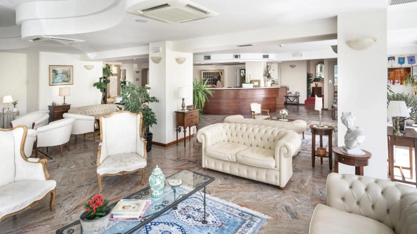 Hotel Apollo