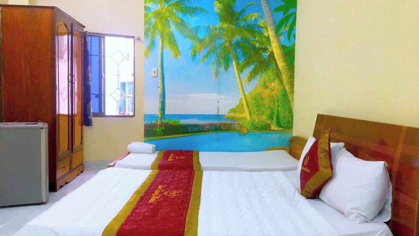Son Tung Hotel - De Tham Street