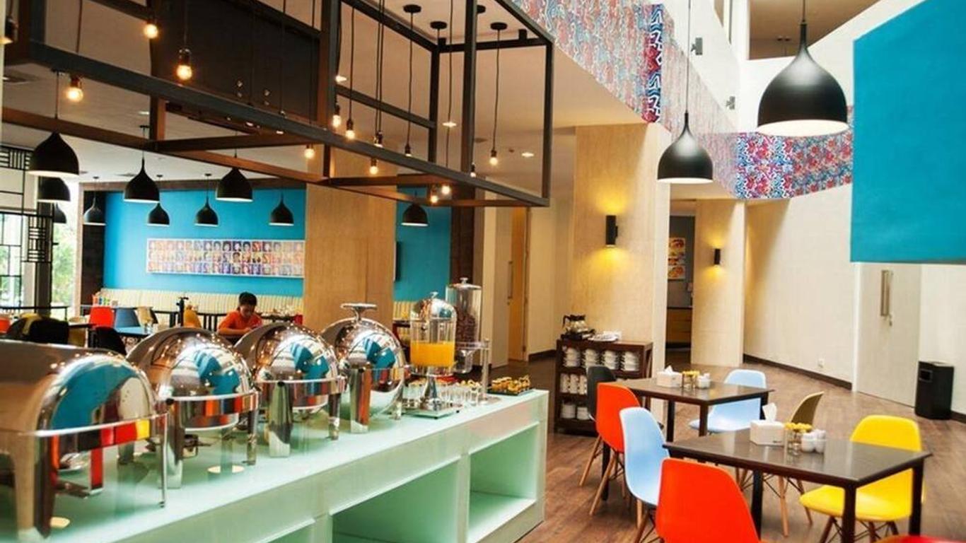 Idoop Hotel by Prasanthi