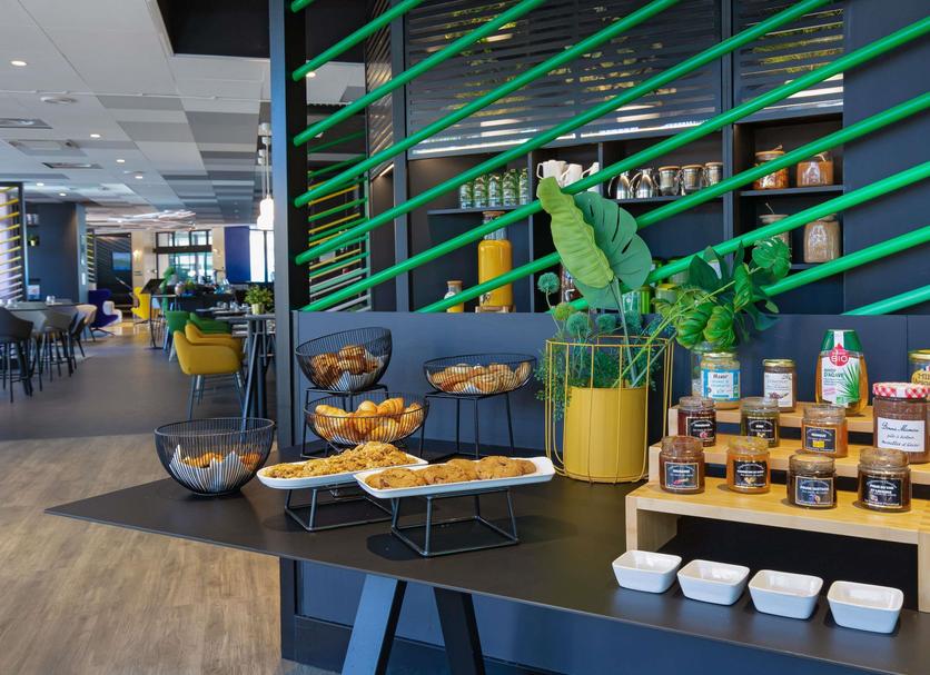 Ruokailuhuone Valokuva