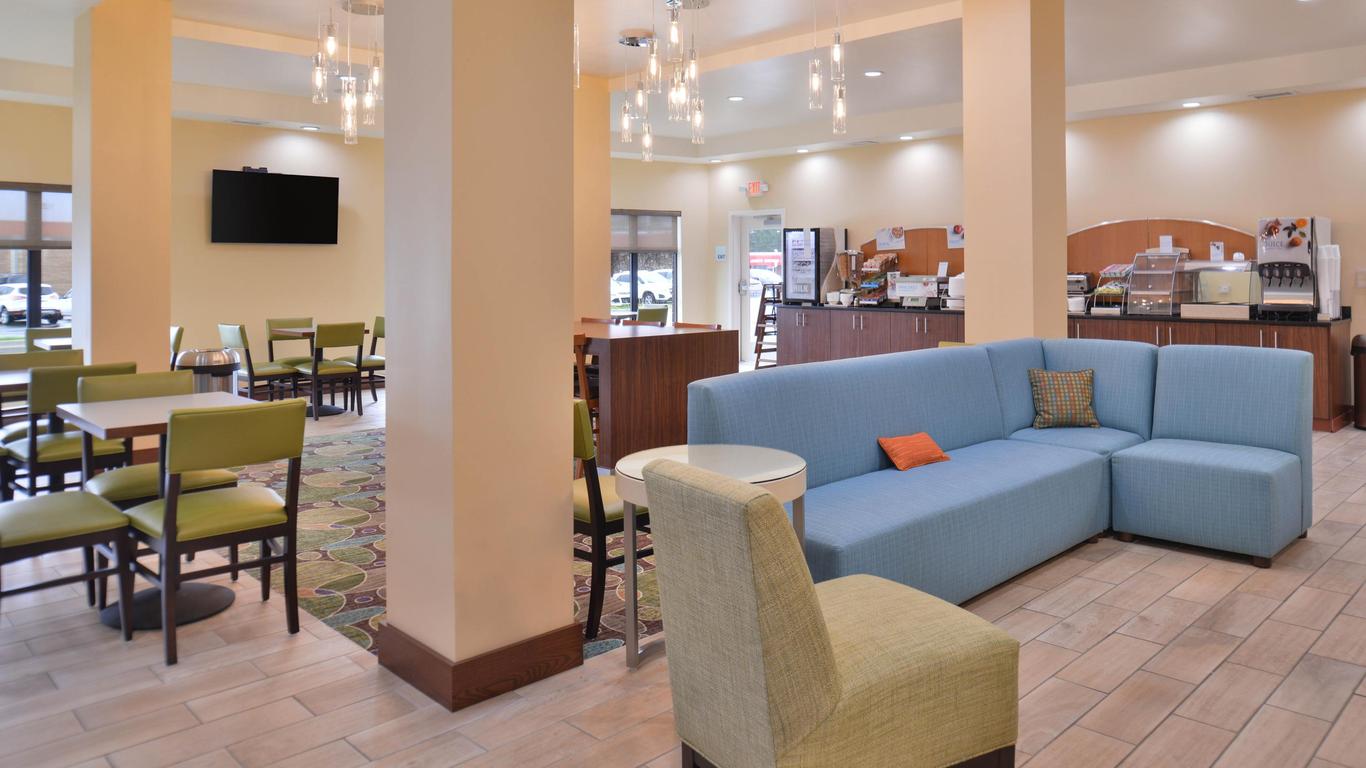 Holiday Inn Express & Suites Dearborn Sw - Detroit Area By IHG