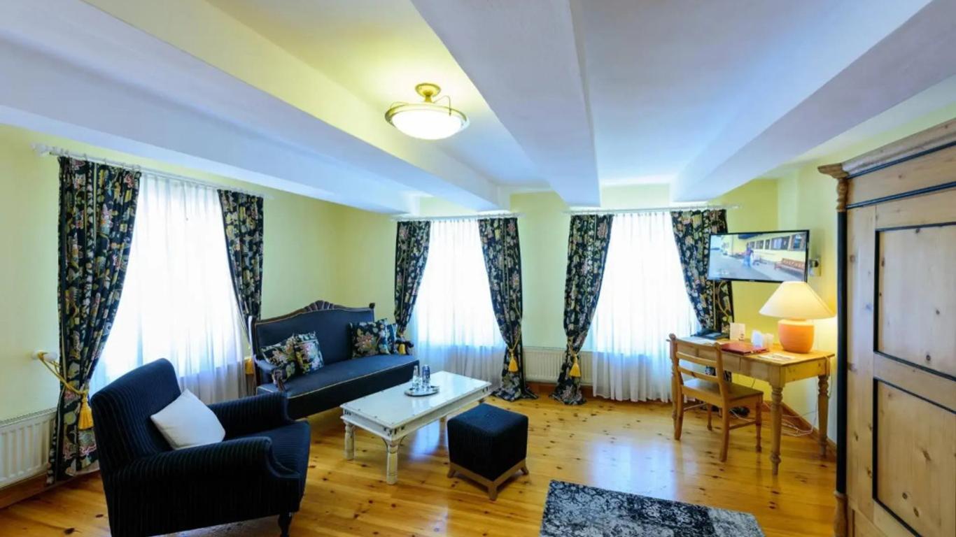 Hotel Theophano