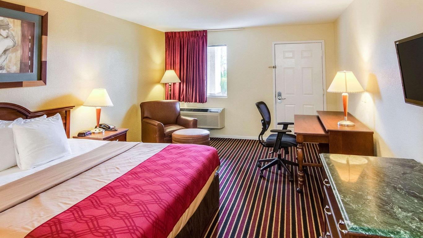 Rodeway Inn & Suites Highway 290 Northwest