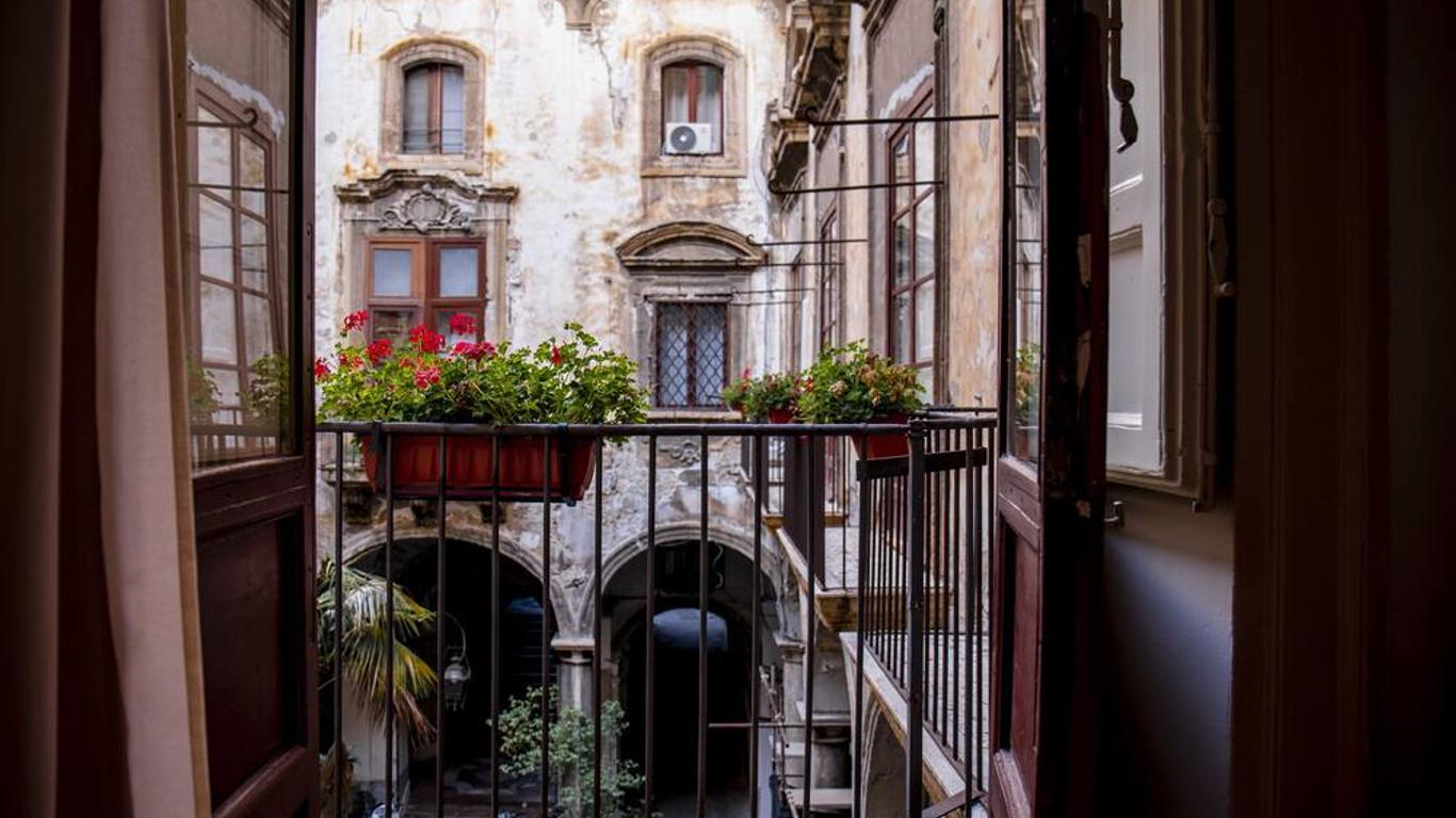 Ballaro' Hotel