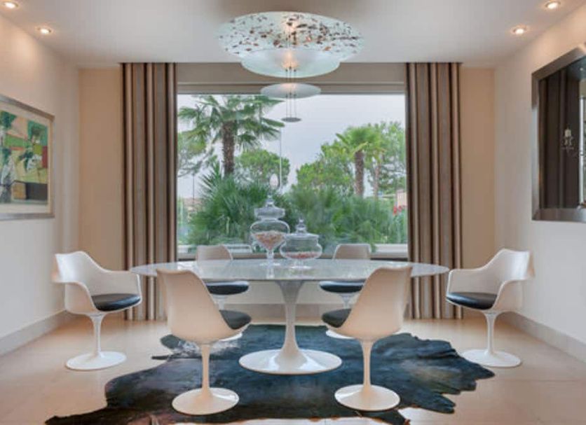 Ruokailuhuone Valokuva