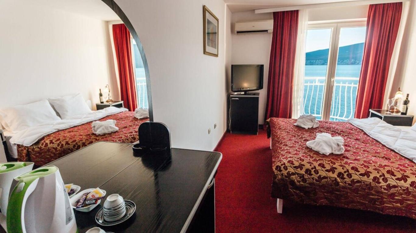 Hotel Azzurro