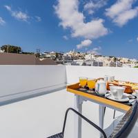 Central Fira Suites
