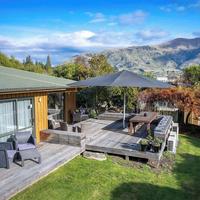 Wanaka Springs Lodge