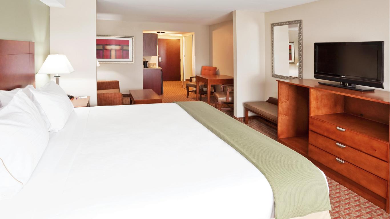 Holiday Inn Express & Suites Niagara Falls