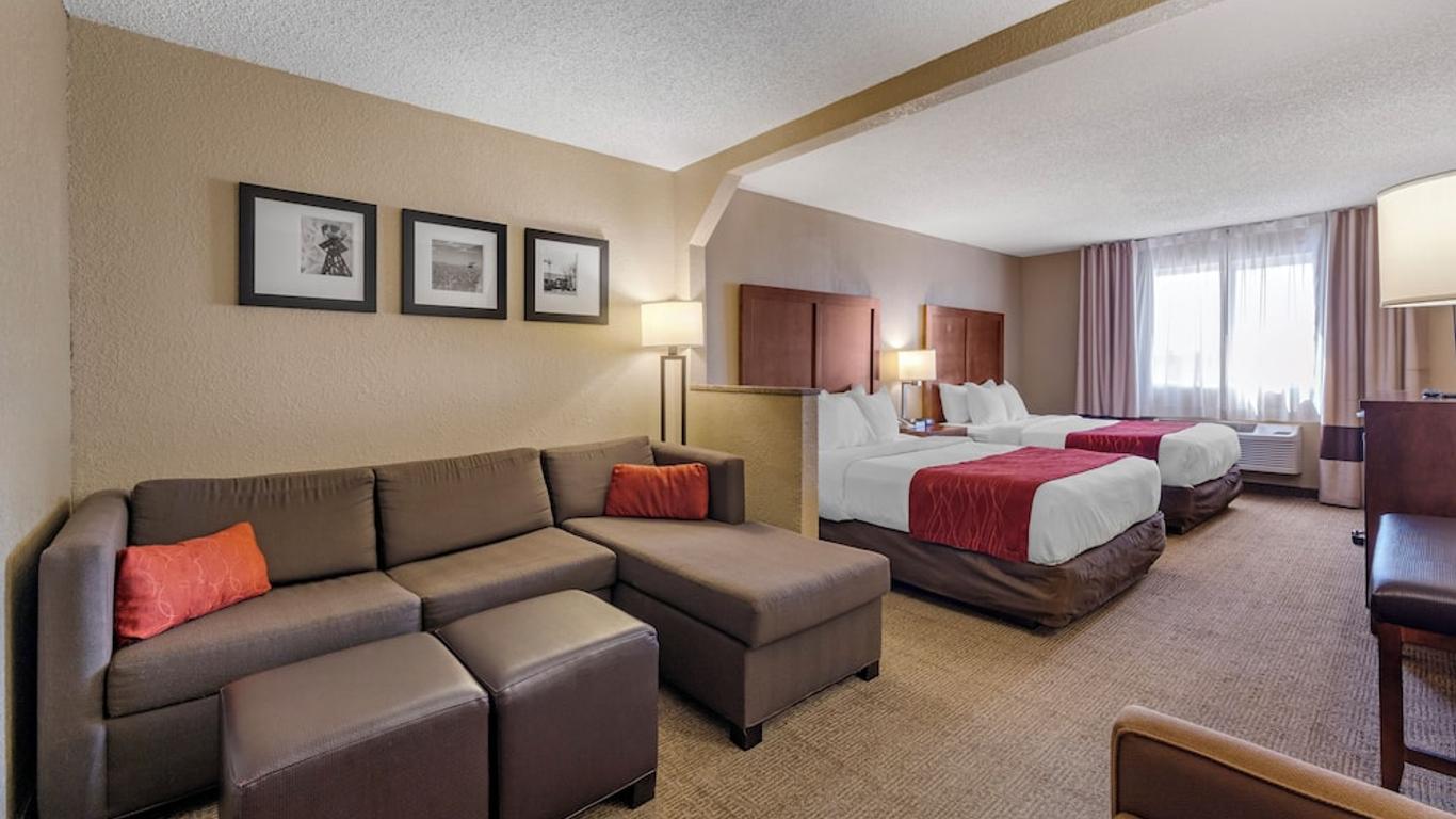Comfort Inn and Suites Hays I-70
