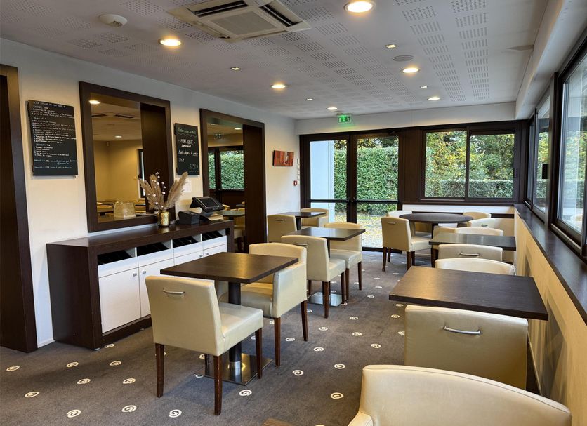 Ruokailuhuone Valokuva