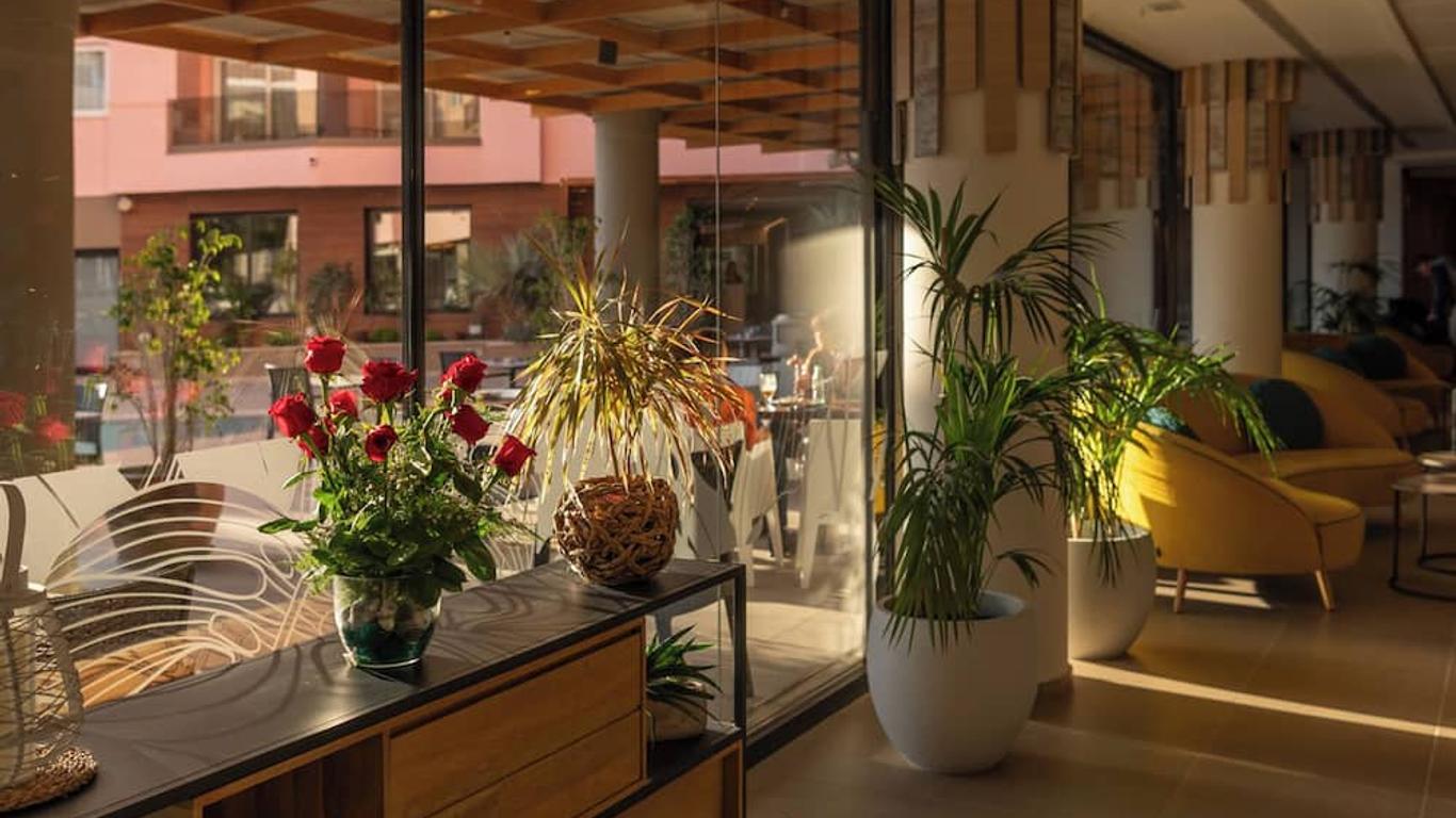 AQUA Hotel The Breeze & Spa - Adults Only +18