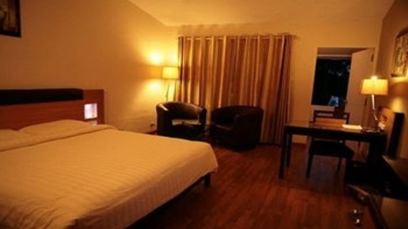 Deccan Plaza Hotel