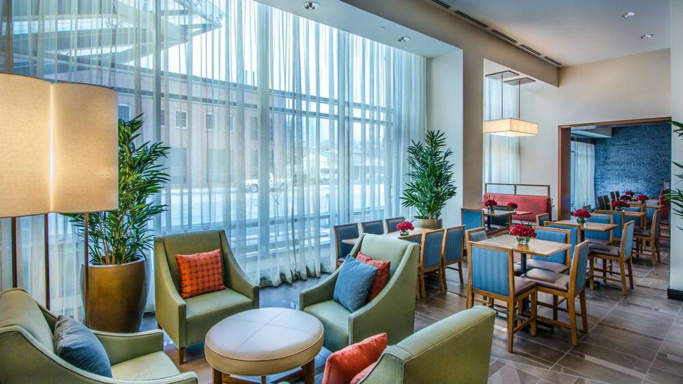 Hyatt Place Baltimore Inner Harbor