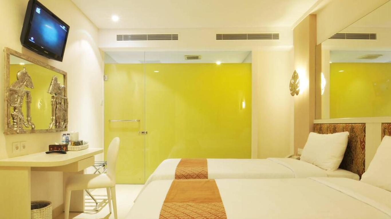 Pyrenees Malioboro Hotel