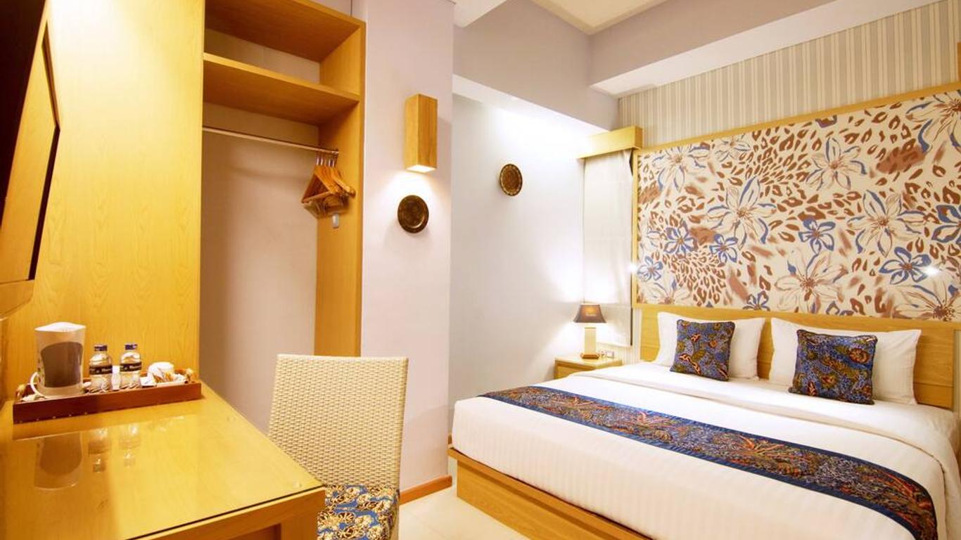 Rhadana Hotel