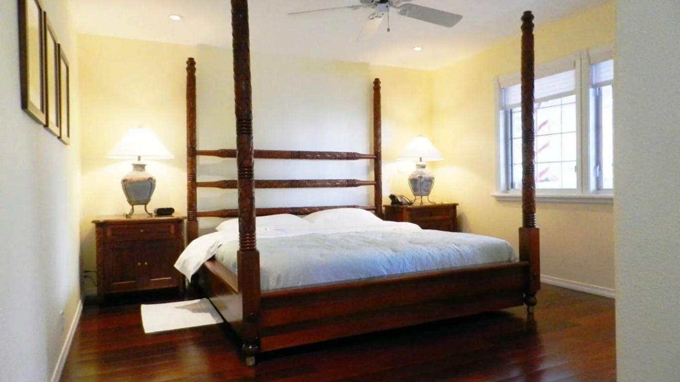 Ohia Kona Estates - An All Suites B&B