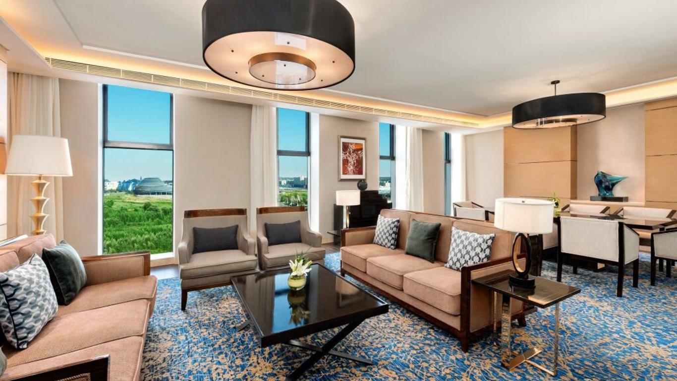 Sheraton Changchun Jingyuetan Hotel