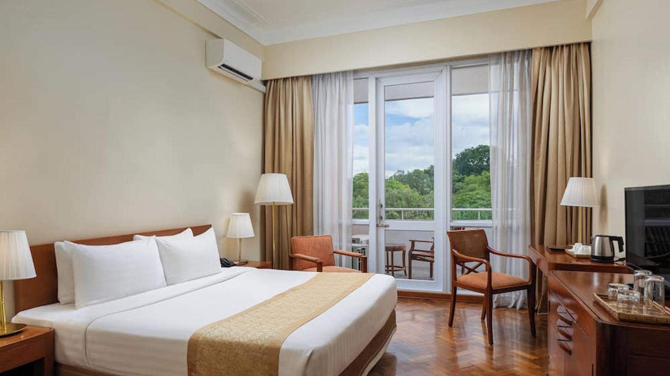 Inya Lake Hotel Yangon