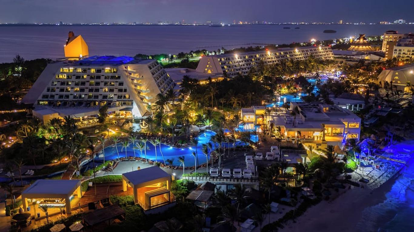 The Pyramid at Grand Oasis