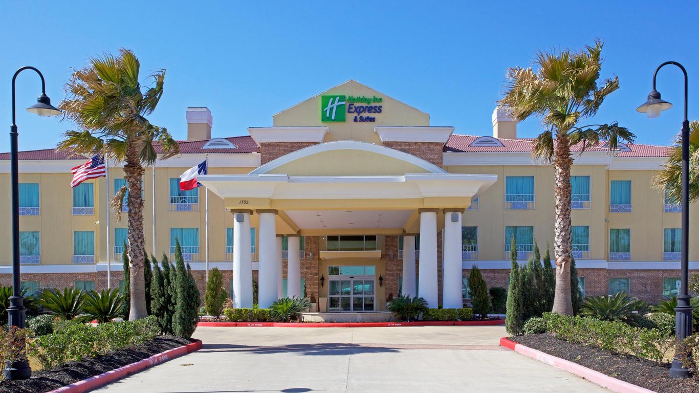 Holiday Inn Express & Suites Pearland