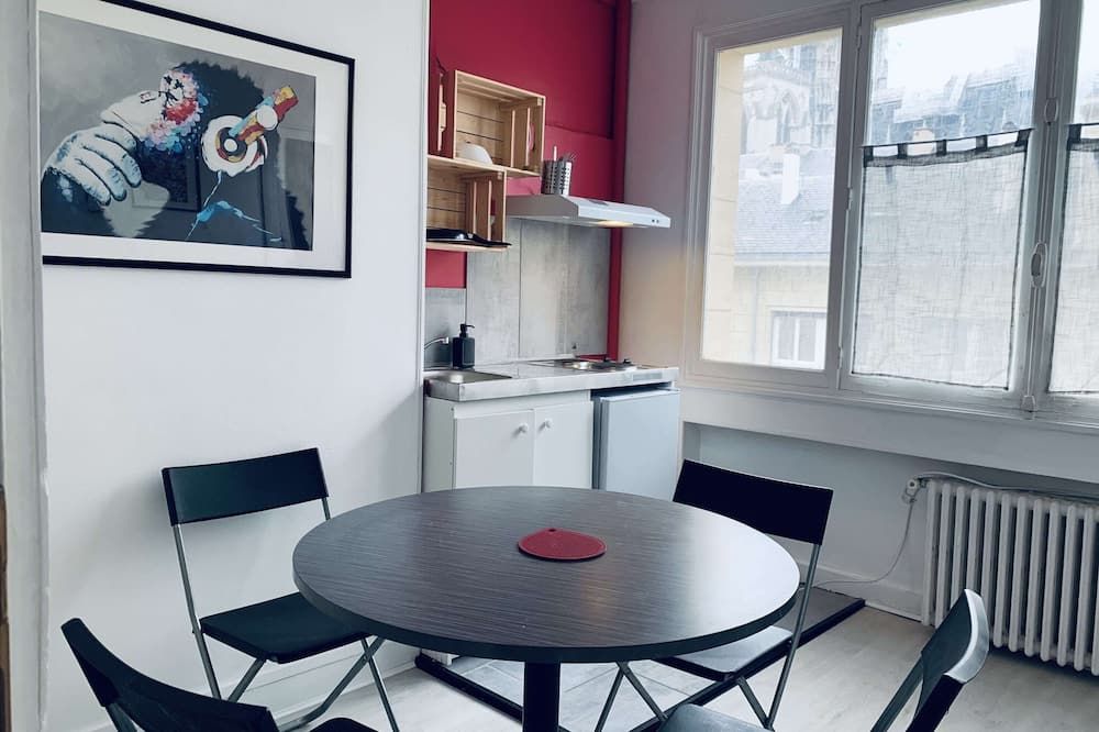 Ruokailuhuone Valokuva
