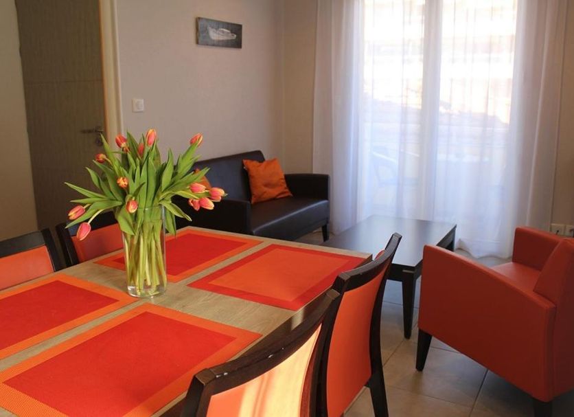 Ruokailuhuone Valokuva