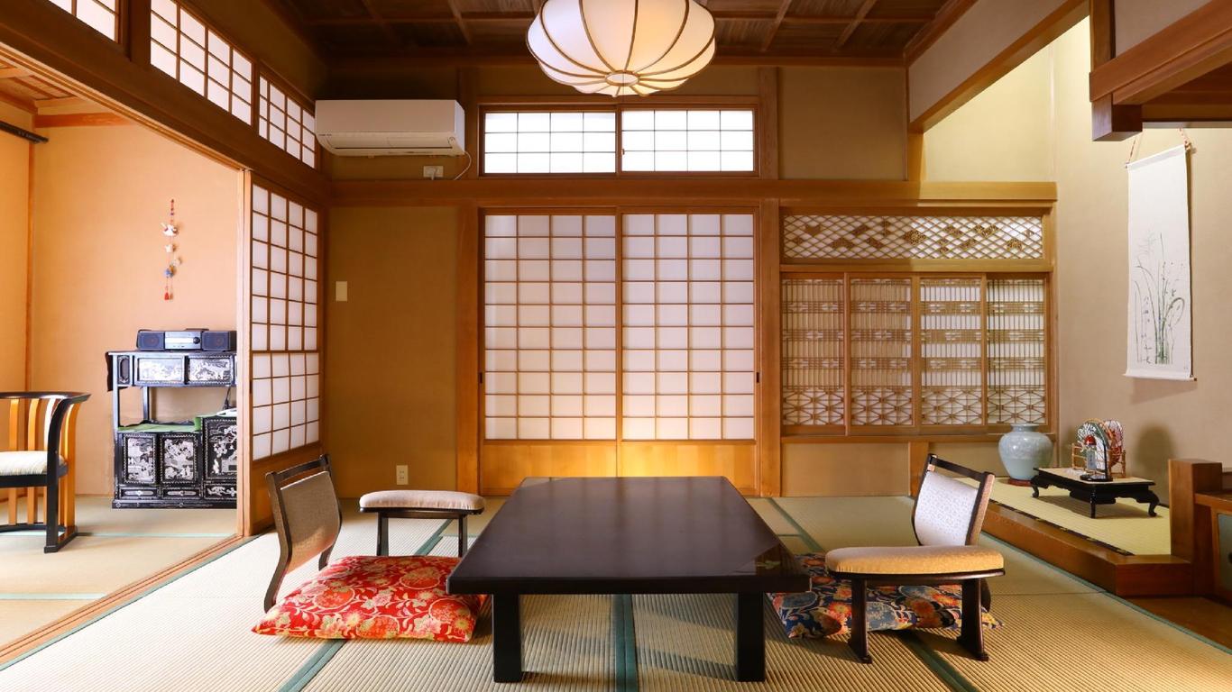Kambayashi Onsen Jinpyokaku Honten