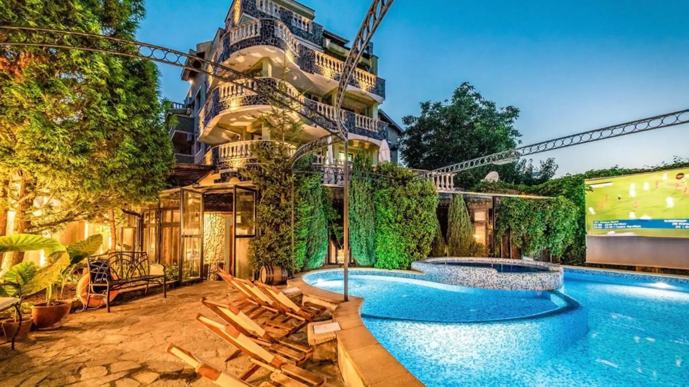 Boryana Hotel