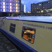 Houseboat Hotels