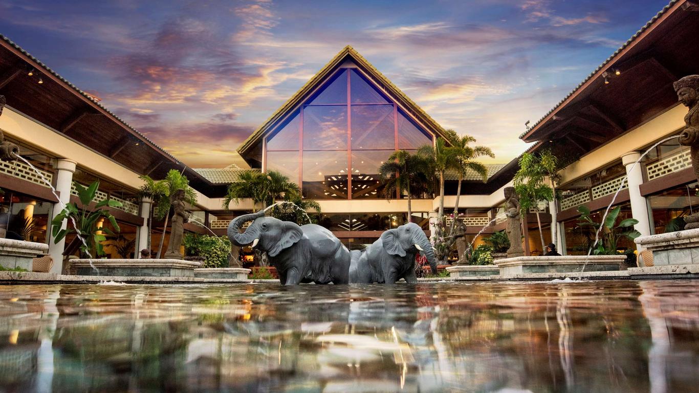 Universal's Loews Royal Pacific Resort