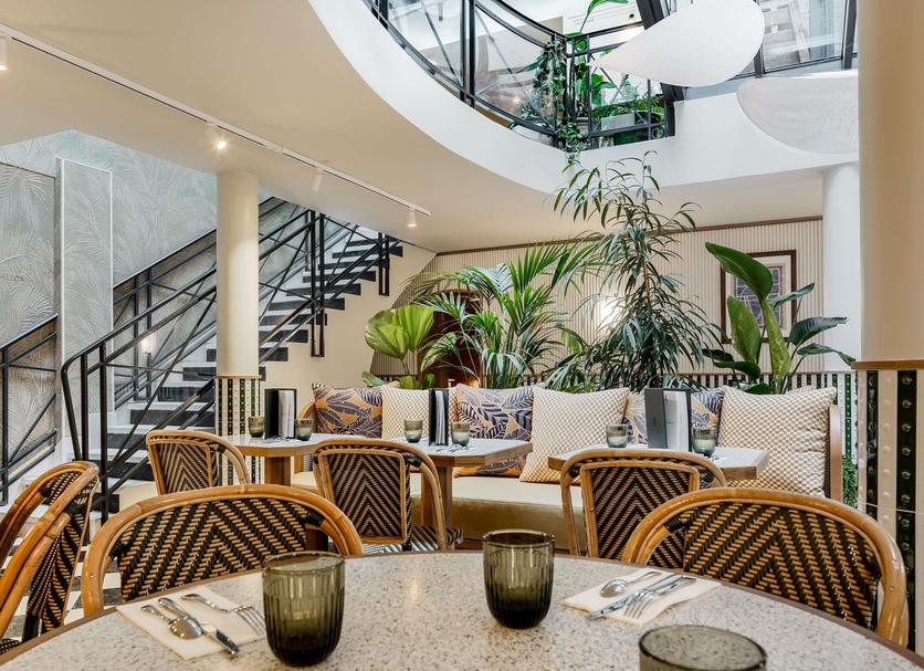 Ruokailuhuone Valokuva