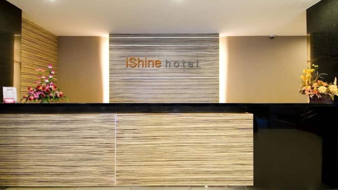 OYO 1729 I-Shine Hotel