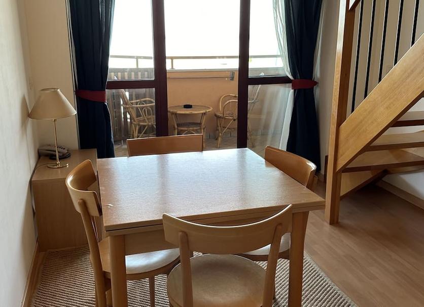 Ruokailuhuone Valokuva