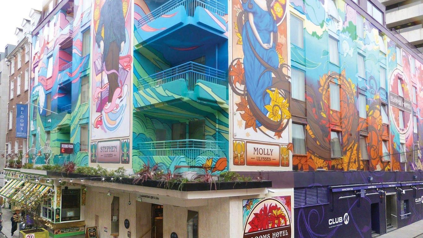 Blooms Hotel