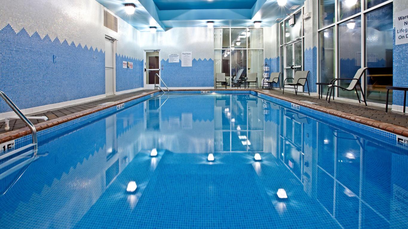 Holiday Inn Louisville Airport South, An IHG Hotel