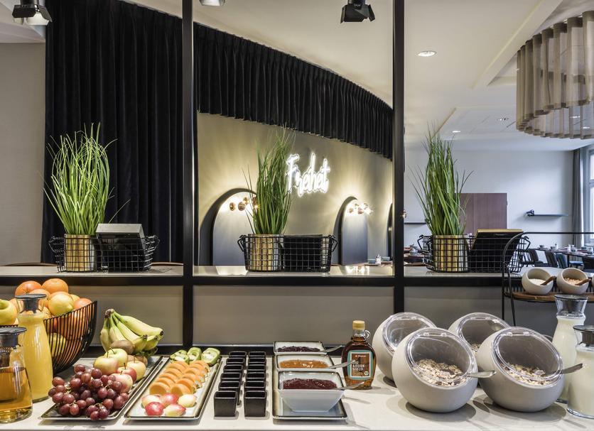 Ruokailuhuone Valokuva