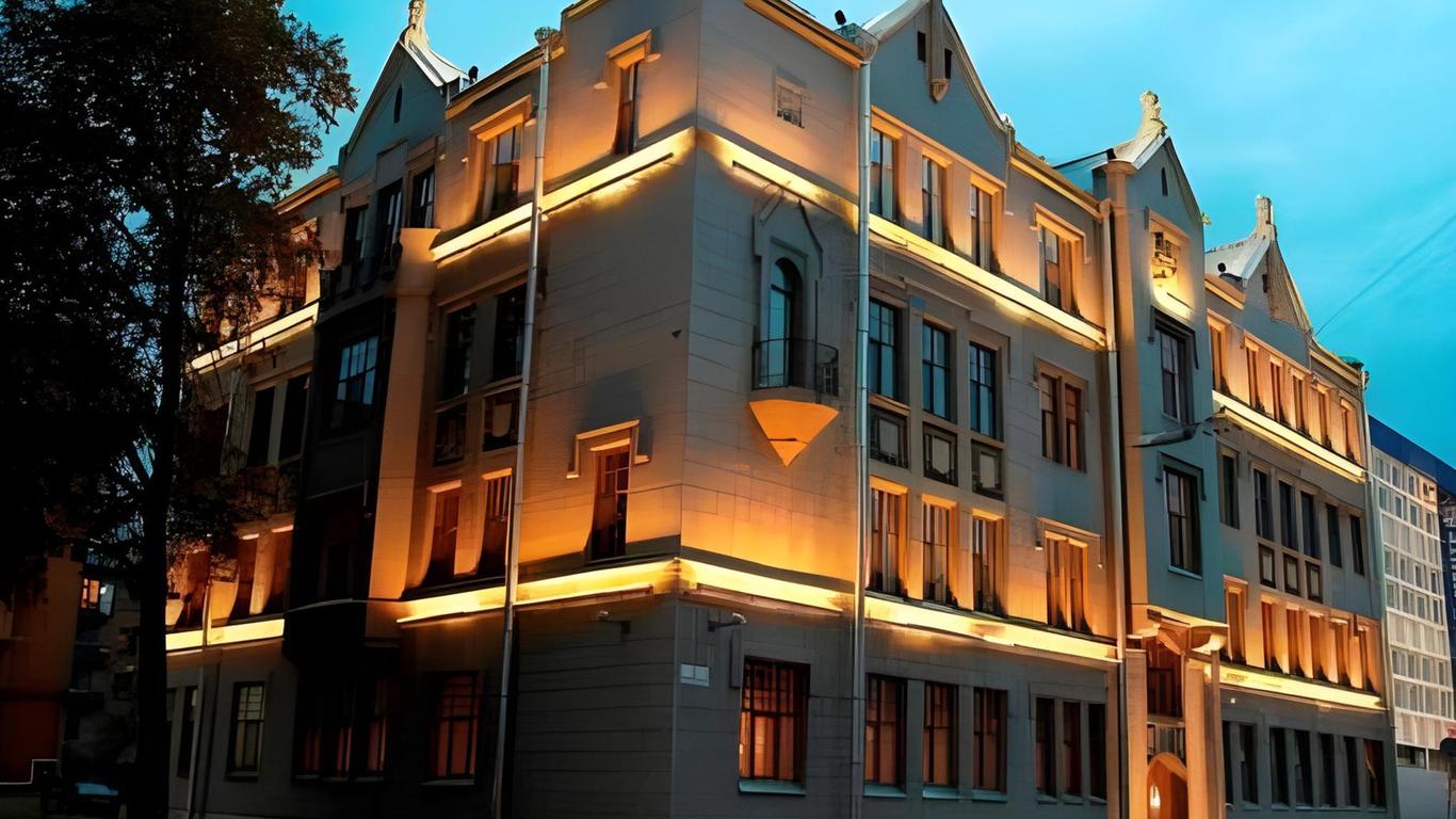 Lancaster Court Hotel