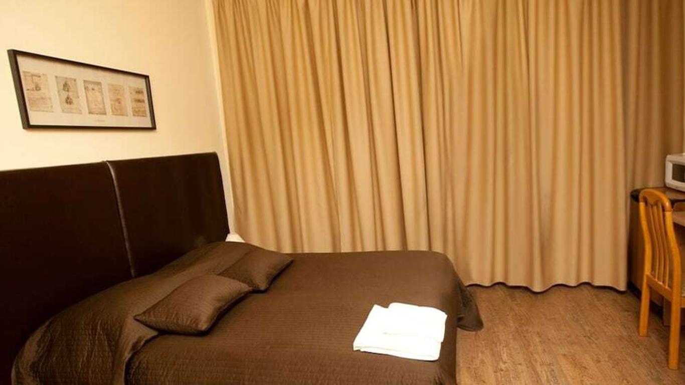 Sampo Hotel