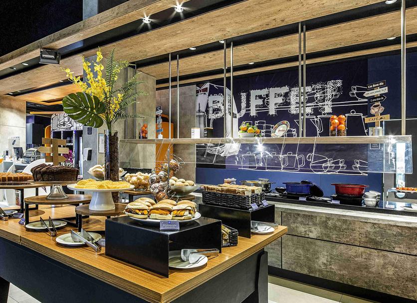 Ruokailuhuone Valokuva